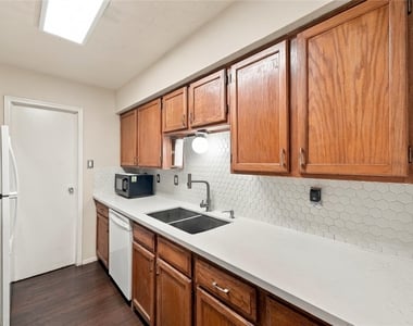 6500 Sands Point Drive - Photo Thumbnail 15