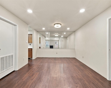 6500 Sands Point Drive - Photo Thumbnail 11