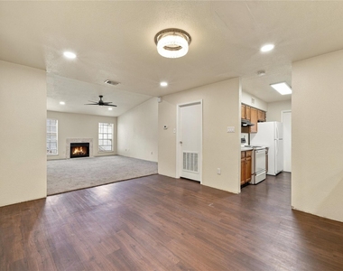 6500 Sands Point Drive - Photo Thumbnail 10