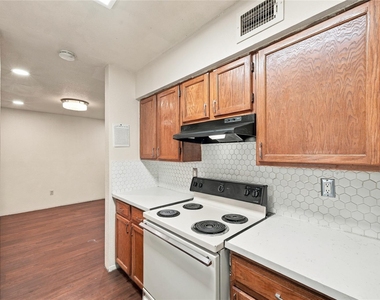 6500 Sands Point Drive - Photo Thumbnail 16