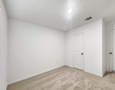 3041 Highbank Drive - Photo Thumbnail 10