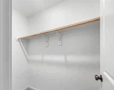 3041 Highbank Drive - Photo Thumbnail 11