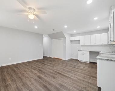 8215 Crestview Drive - Photo Thumbnail 3