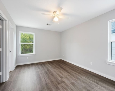 8215 Crestview Drive - Photo Thumbnail 19
