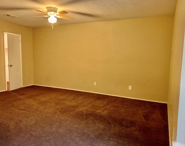 6834 Tara Drive - Photo Thumbnail 7