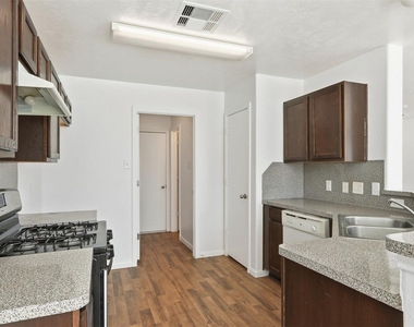 9307 Dewberry Blossom Lane - Photo Thumbnail 7