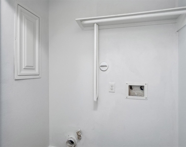 9307 Dewberry Blossom Lane - Photo Thumbnail 10