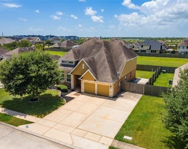 9611 Indian Trail - Photo Thumbnail 1