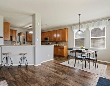 9611 Indian Trail - Photo Thumbnail 11