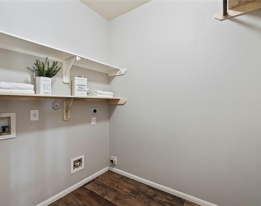 9611 Indian Trail - Photo Thumbnail 16