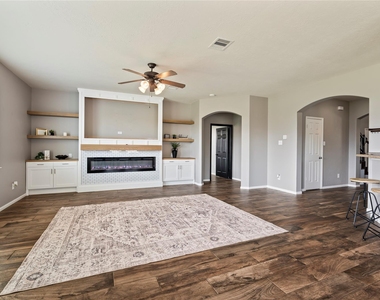 9611 Indian Trail - Photo Thumbnail 14