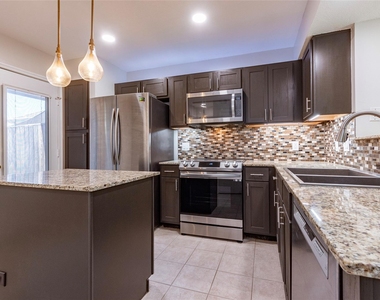 1436 Gemini Street - Photo Thumbnail 10