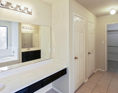 9223 Dunain Park Court - Photo Thumbnail 17