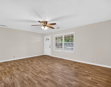 1806 Thelma Lane - Photo Thumbnail 9