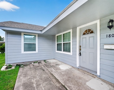 1806 Thelma Lane - Photo Thumbnail 5