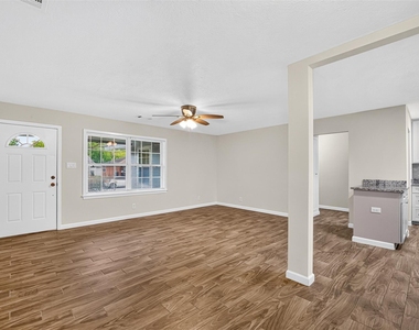 1806 Thelma Lane - Photo Thumbnail 8