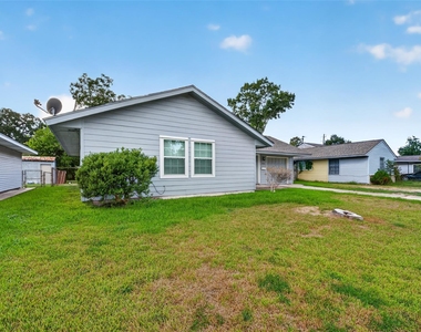 1806 Thelma Lane - Photo Thumbnail 2