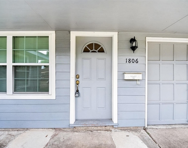1806 Thelma Lane - Photo Thumbnail 6