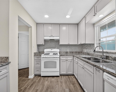 1806 Thelma Lane - Photo Thumbnail 16