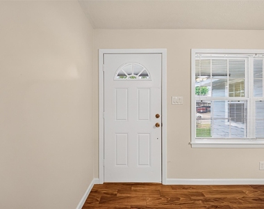 1806 Thelma Lane - Photo Thumbnail 7
