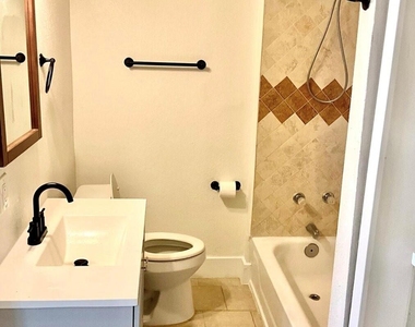1511 Scharpe Street - Photo Thumbnail 9