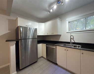 1502 Heights Boulevard - Photo Thumbnail 5