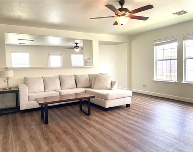 18110 Jills Way Lane - Photo Thumbnail 2