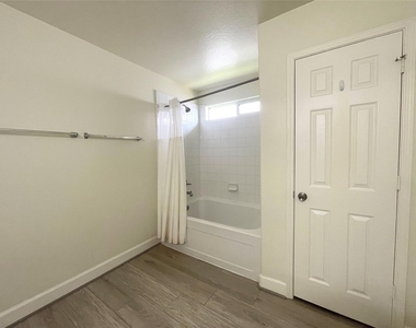 18110 Jills Way Lane - Photo Thumbnail 14
