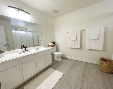 18110 Jills Way Lane - Photo Thumbnail 12