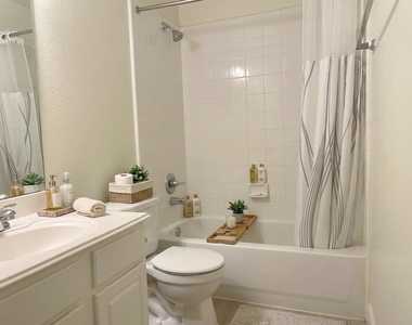 18110 Jills Way Lane - Photo Thumbnail 18