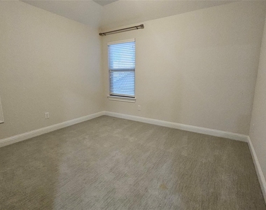 18777 Laurel Hills Drive - Photo Thumbnail 15