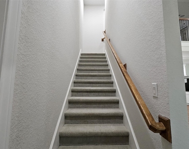 18777 Laurel Hills Drive - Photo Thumbnail 10