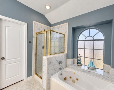 13618 Sablegrove Lane - Photo Thumbnail 17