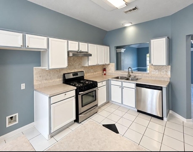 13618 Sablegrove Lane - Photo Thumbnail 10