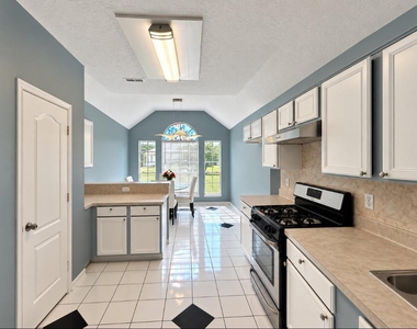13618 Sablegrove Lane - Photo Thumbnail 9