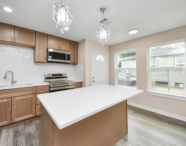 3130 5th Street - Photo Thumbnail 11