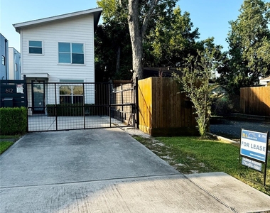 612 E 29th Street - Photo Thumbnail 2