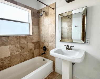 612 E 29th Street - Photo Thumbnail 20