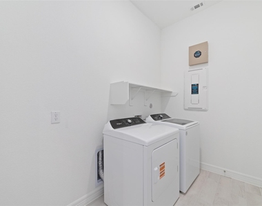 2925 Gleason Terrace Lane - Photo Thumbnail 27