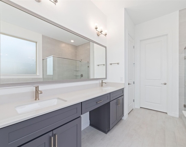 2925 Gleason Terrace Lane - Photo Thumbnail 15