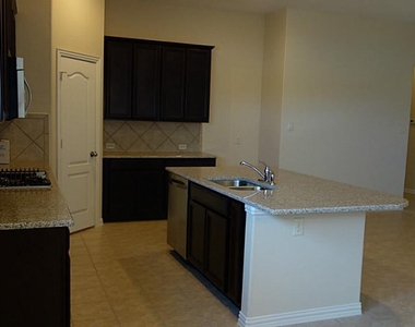 9215 Monarch Field Lane - Photo Thumbnail 6
