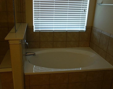 9215 Monarch Field Lane - Photo Thumbnail 11