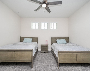 7906 Hopewell Ln - Photo Thumbnail 2