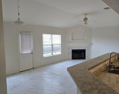 7122 Autumn Bluff Lane - Photo Thumbnail 23