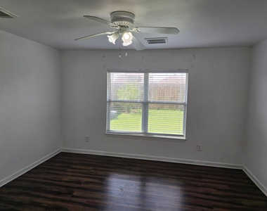 7122 Autumn Bluff Lane - Photo Thumbnail 3