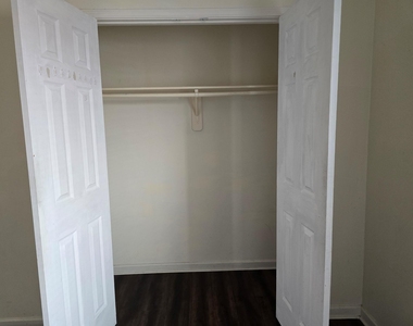7122 Autumn Bluff Lane - Photo Thumbnail 11