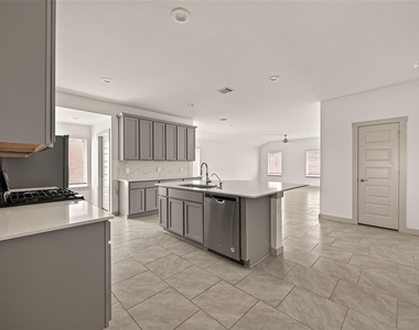 28943 Yachting Point Lane - Photo Thumbnail 13