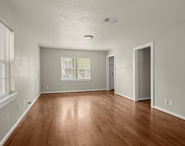 201 N Lenox - Photo Thumbnail 7