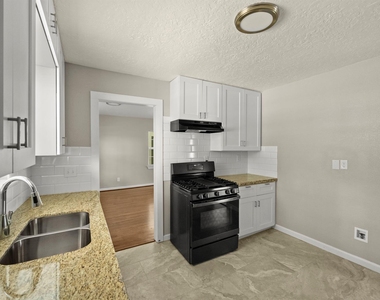 201 N Lenox - Photo Thumbnail 15