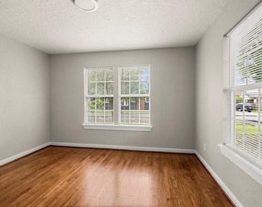 201 N Lenox - Photo Thumbnail 11